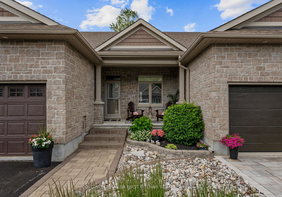 239-royal-landing-gate-north-grenville-ontario-x13525300