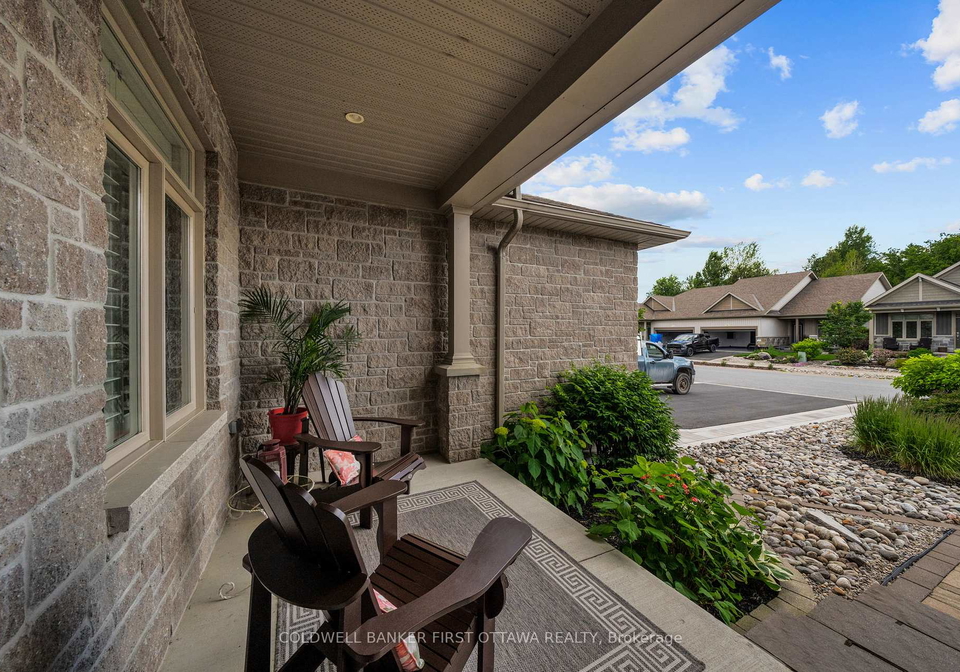 239-royal-landing-gate-north-grenville-ontario-x13525300
