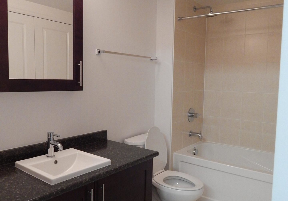 242-rideau-street-ottawa-ontario-x13525304