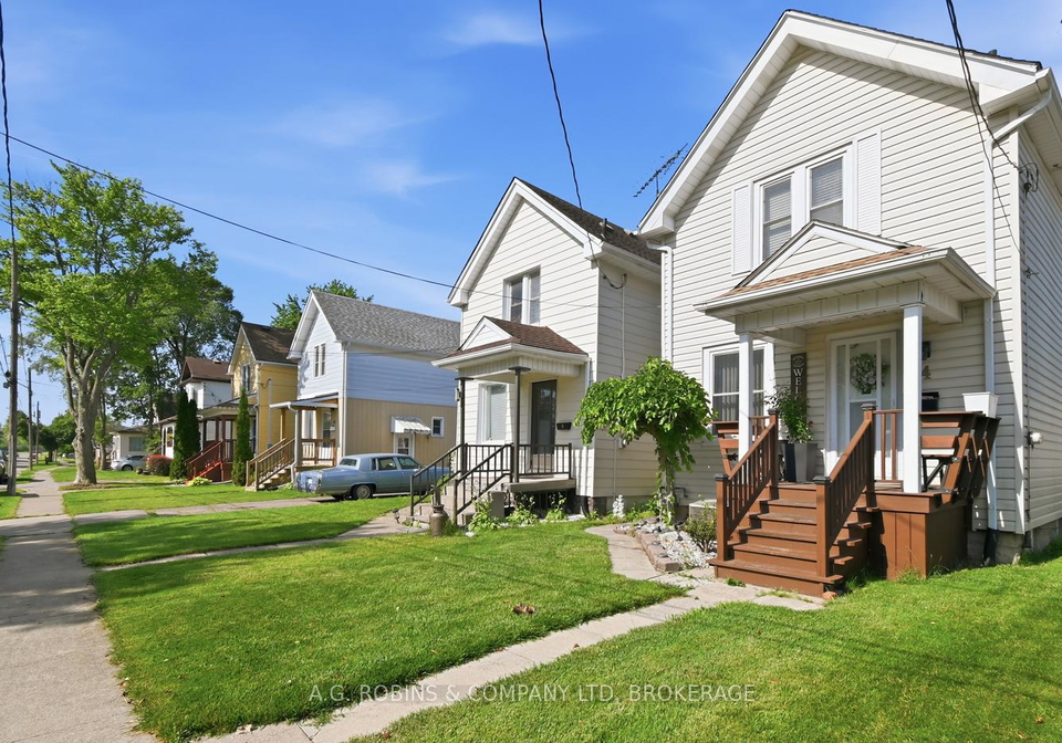 4-clifford-avenue-welland-ontario-x13525352