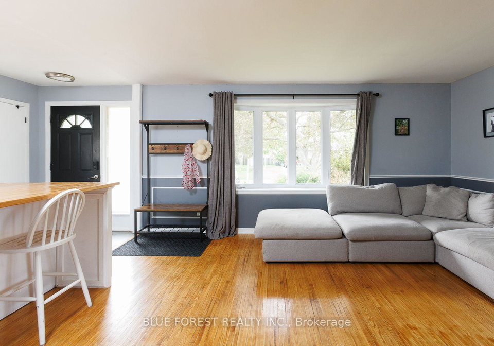 2-surrey-crescent-london-south-ontario-x13525470