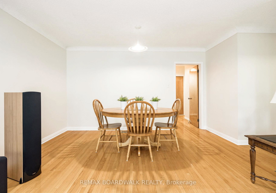 477-edgeworth-avenue-ottawa-ontario-x13525472