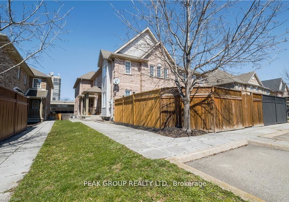 9-flynn-court-st-catharines-ontario-x13525498