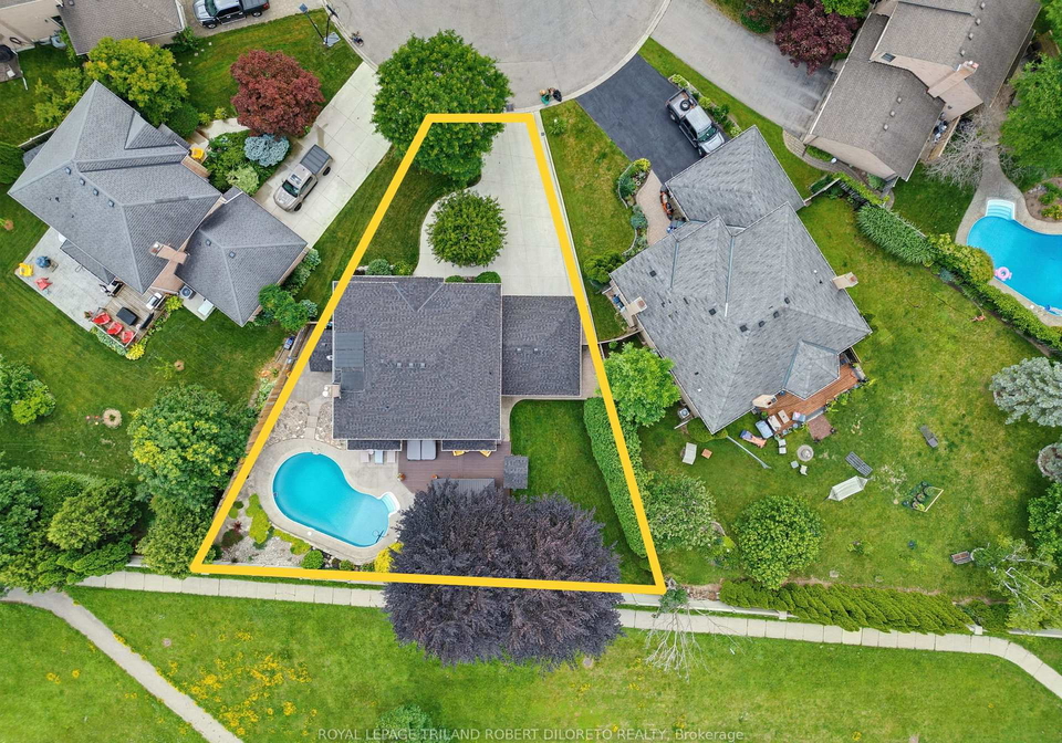 102-st-bees-court-london-north-ontario-x13525900