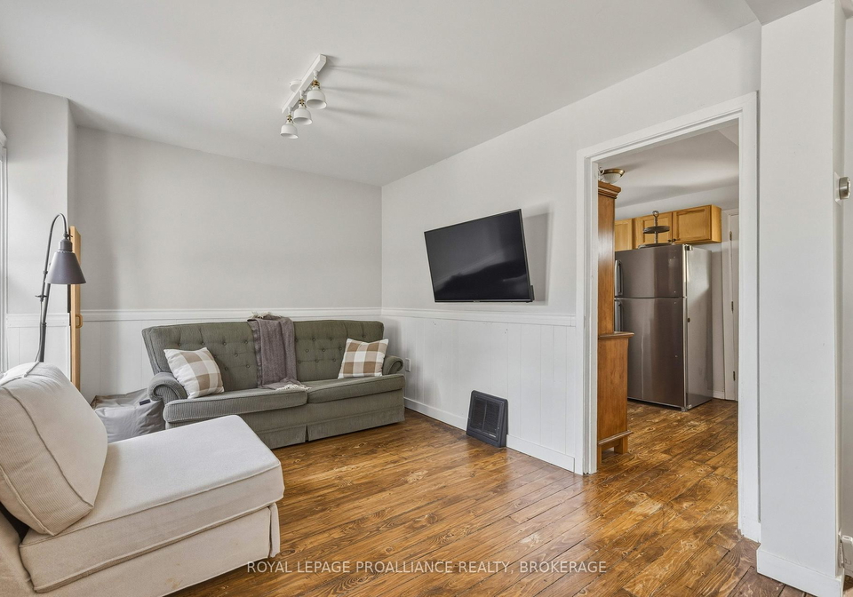 636-macdonnell-street-kingston-ontario-x13526100