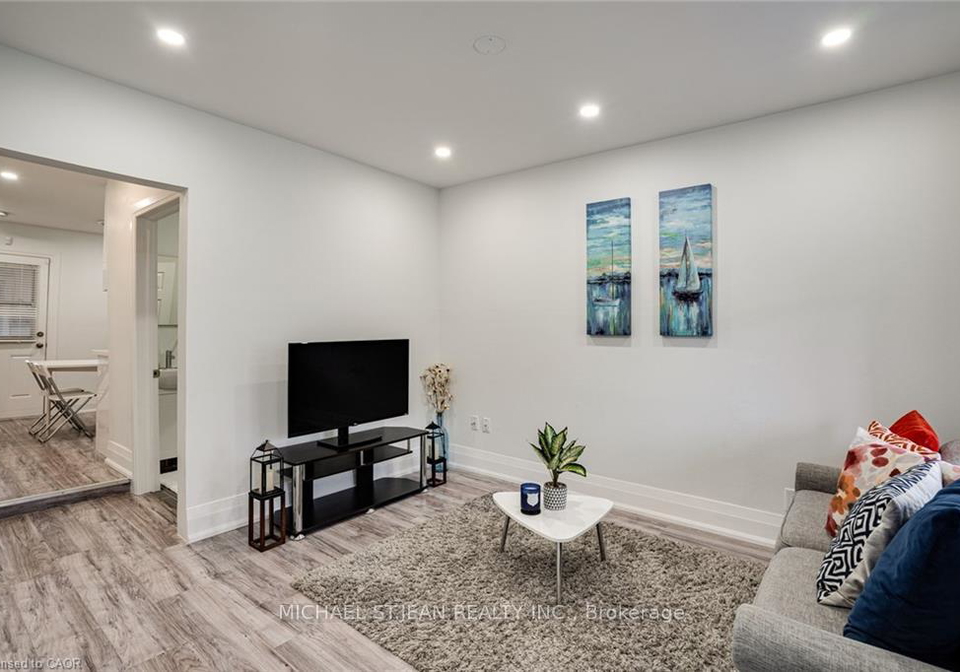 24-vansitmart-avenue-hamilton-ontario-x13526266