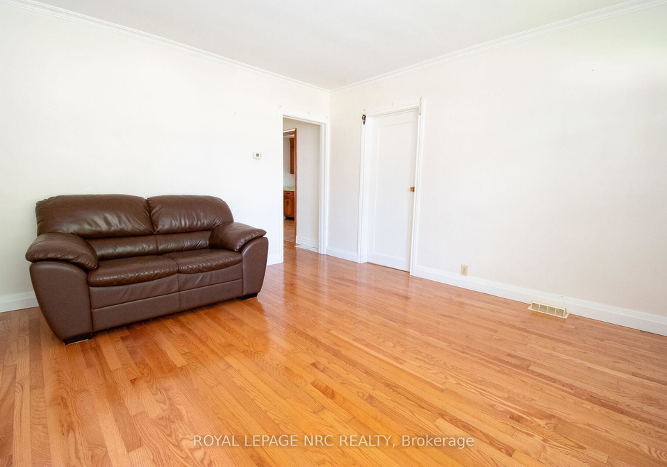 2-eastbourne-avenue-st-catharines-ontario-x13526366