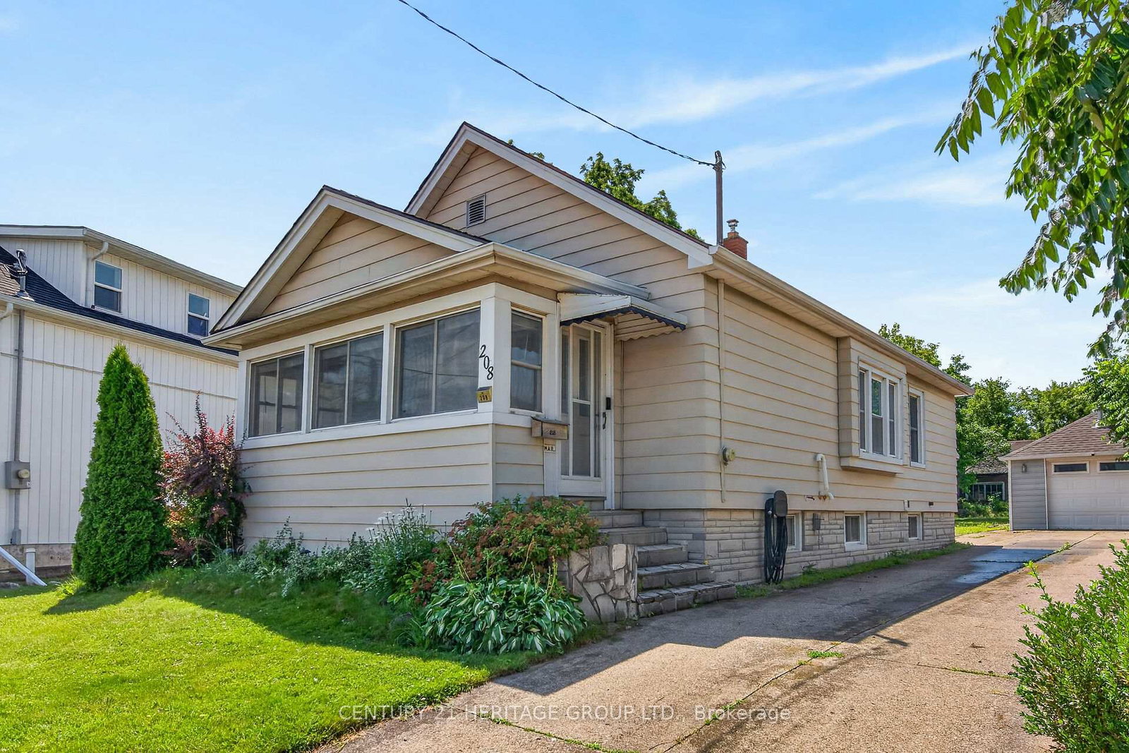 208-carlton-street-st-catharines-ontario-x13526382