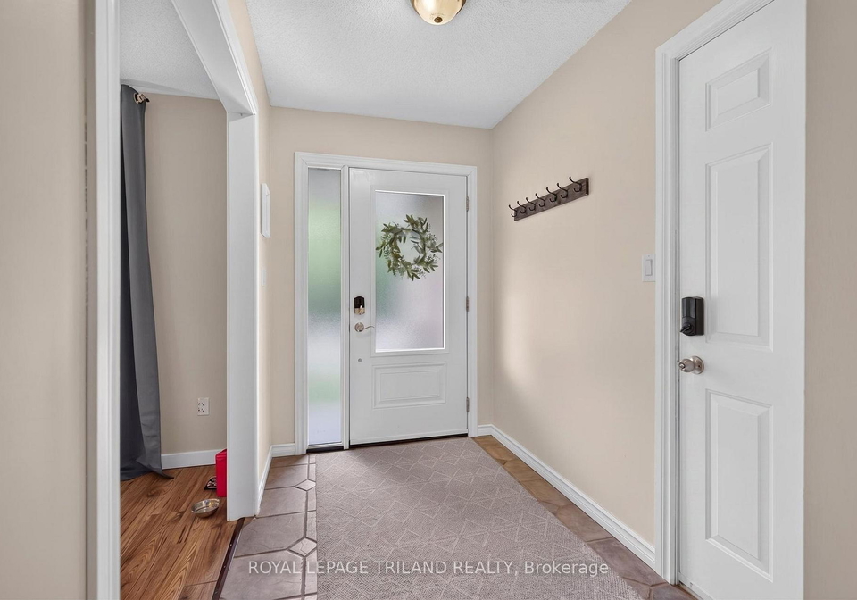 56-parkview-crescent-strathroy-caradoc-ontario-x13526908