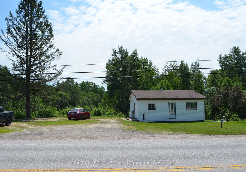 9449-63-highway-unorganized-townships-ontario-x13527402