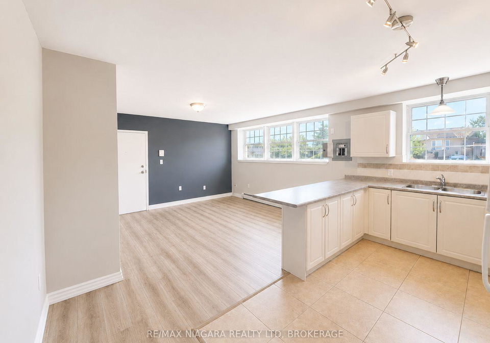 14westchester-crescent-st-catharines-ontario-x13528060