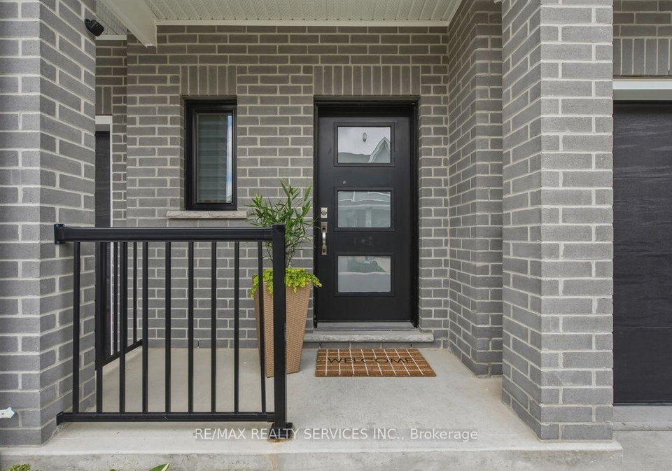 1-miller-drive-lucan-biddulph-ontario-x13528698