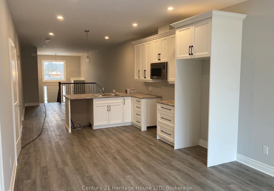 8427-e-willoughby-drive-e-niagara-falls-ontario-x13529004