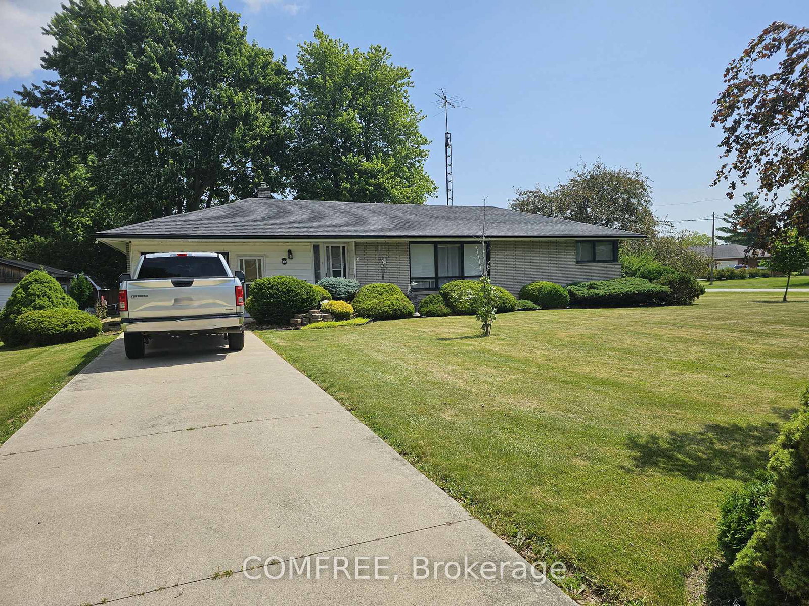 6-sullivan-street-chatham-kent-ontario-x13529036