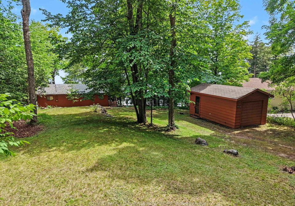 2067-sugar-bush-hill-lane-lanark-highlands-ontario-x13529336