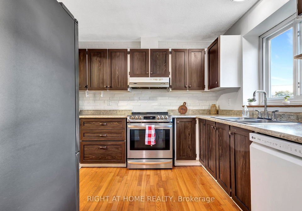 5-hadley-circle-ottawa-ontario-x13530496
