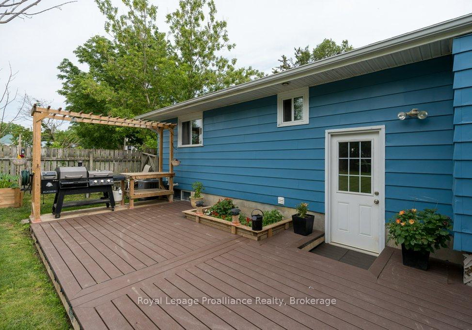 92-wallbridge-crescent-belleville-ontario-x13531072