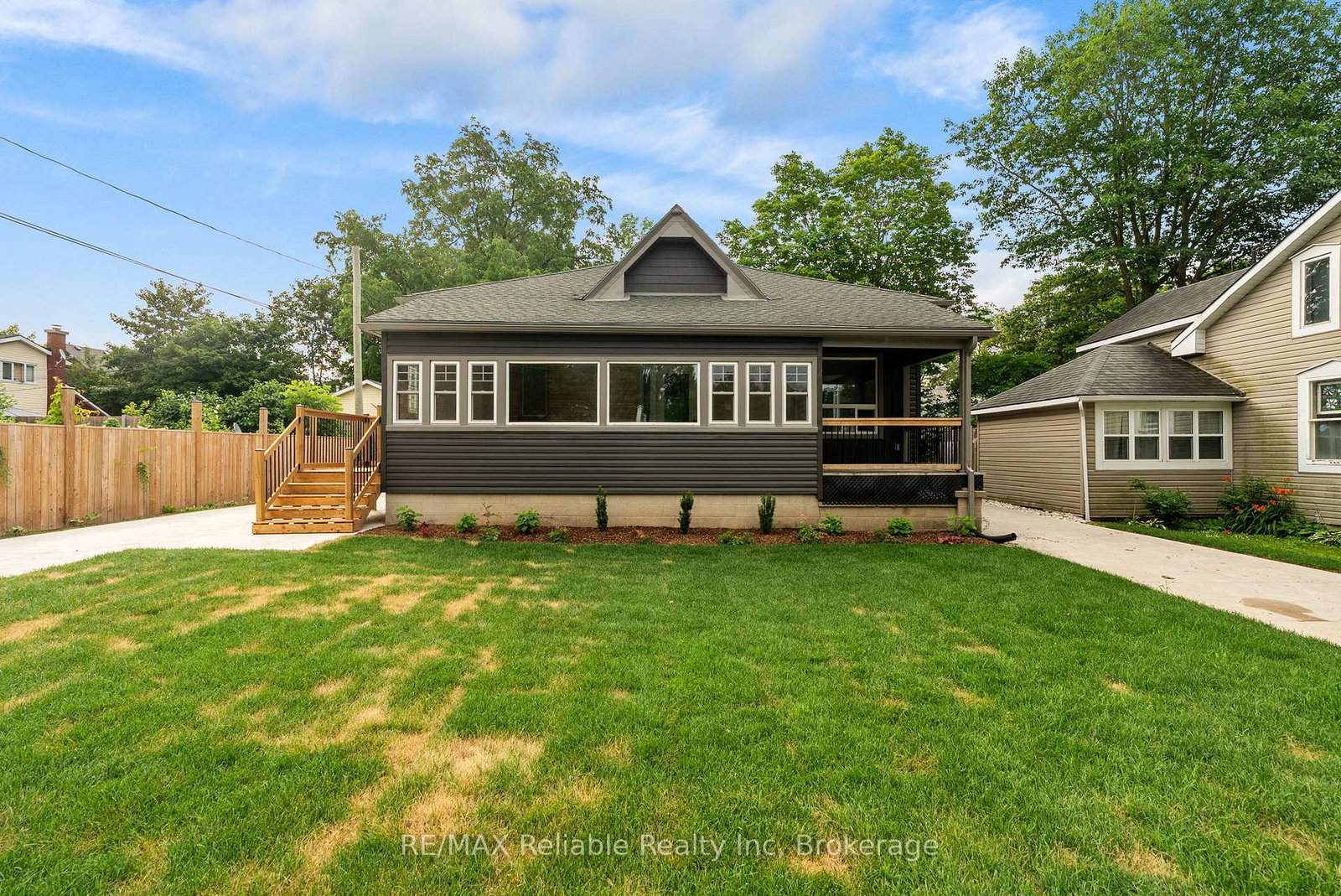 12-jarvis-street-n-huron-east-ontario-x13532456