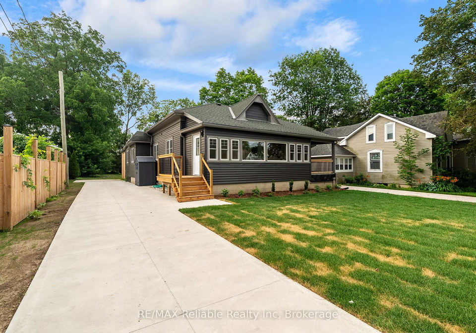 12-jarvis-street-n-huron-east-ontario-x13532456
