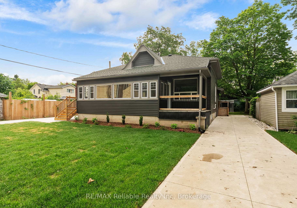 12-jarvis-street-n-huron-east-ontario-x13532456
