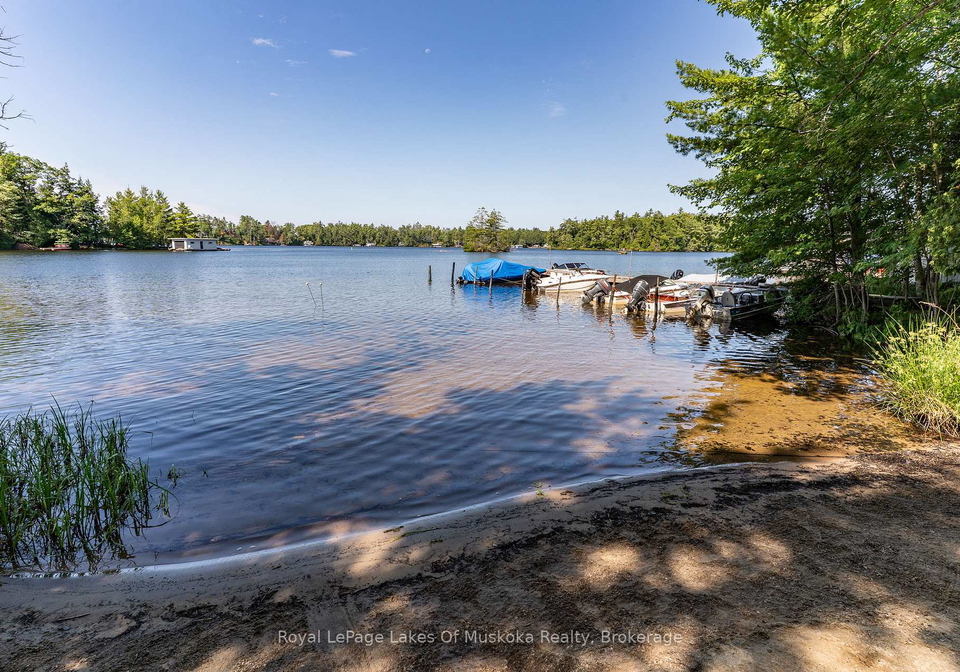 130-robinson-avenue-gravenhurst-ontario-x13532484