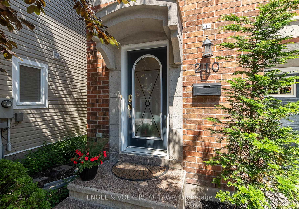 210-west-village-private-ottawa-ontario-x13532500