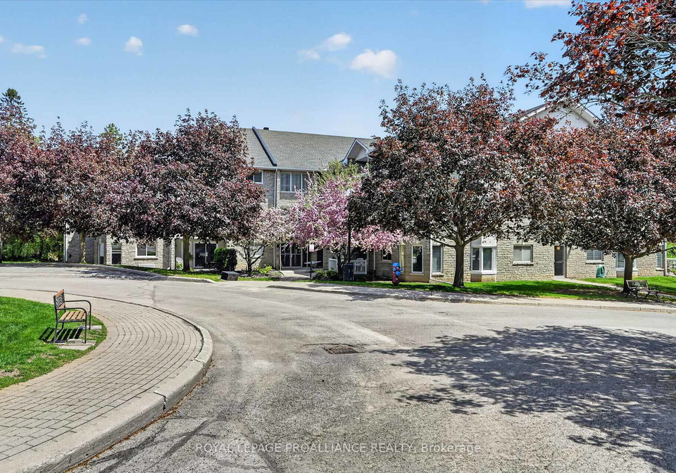 1099-clonsilla-avenue-peterborough-ontario-x13532554