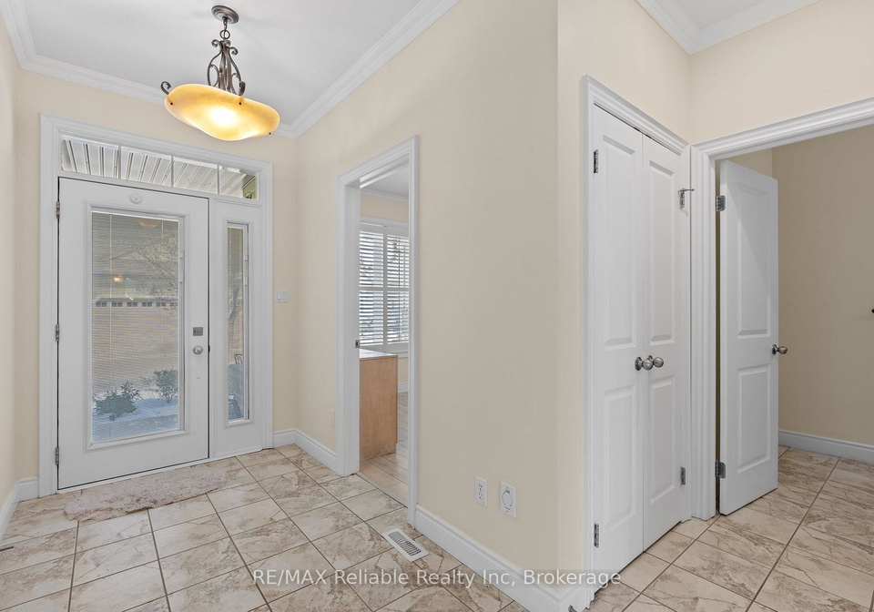 11-oakwood-links-lane-south-huron-ontario-x13532620