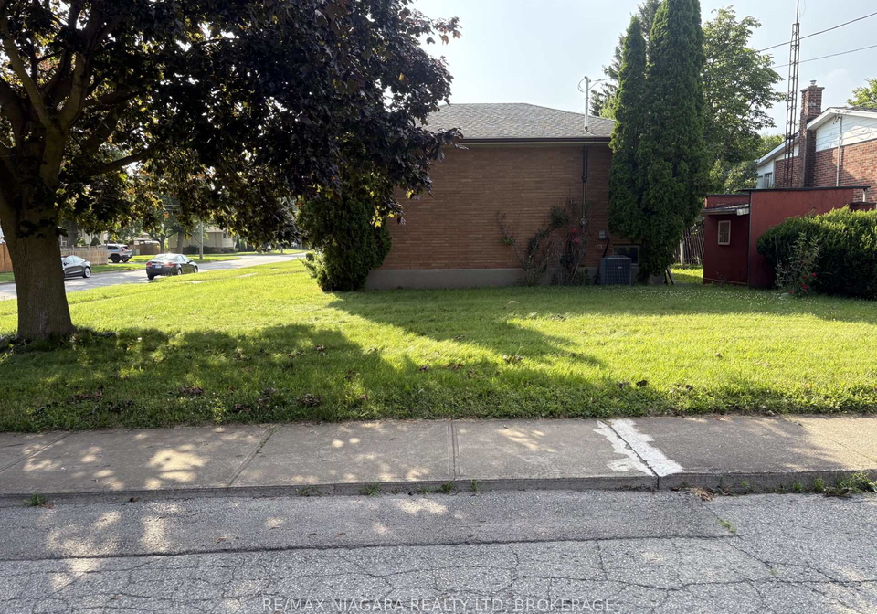 6611-margaret-street-niagara-falls-ontario-x13533030