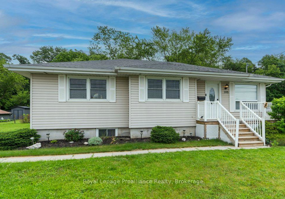 395-sidney-street-quinte-west-ontario-x13533070
