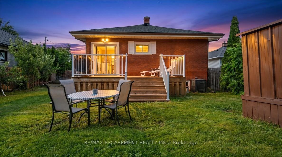 17-alba-street-hamilton-ontario-x13533236