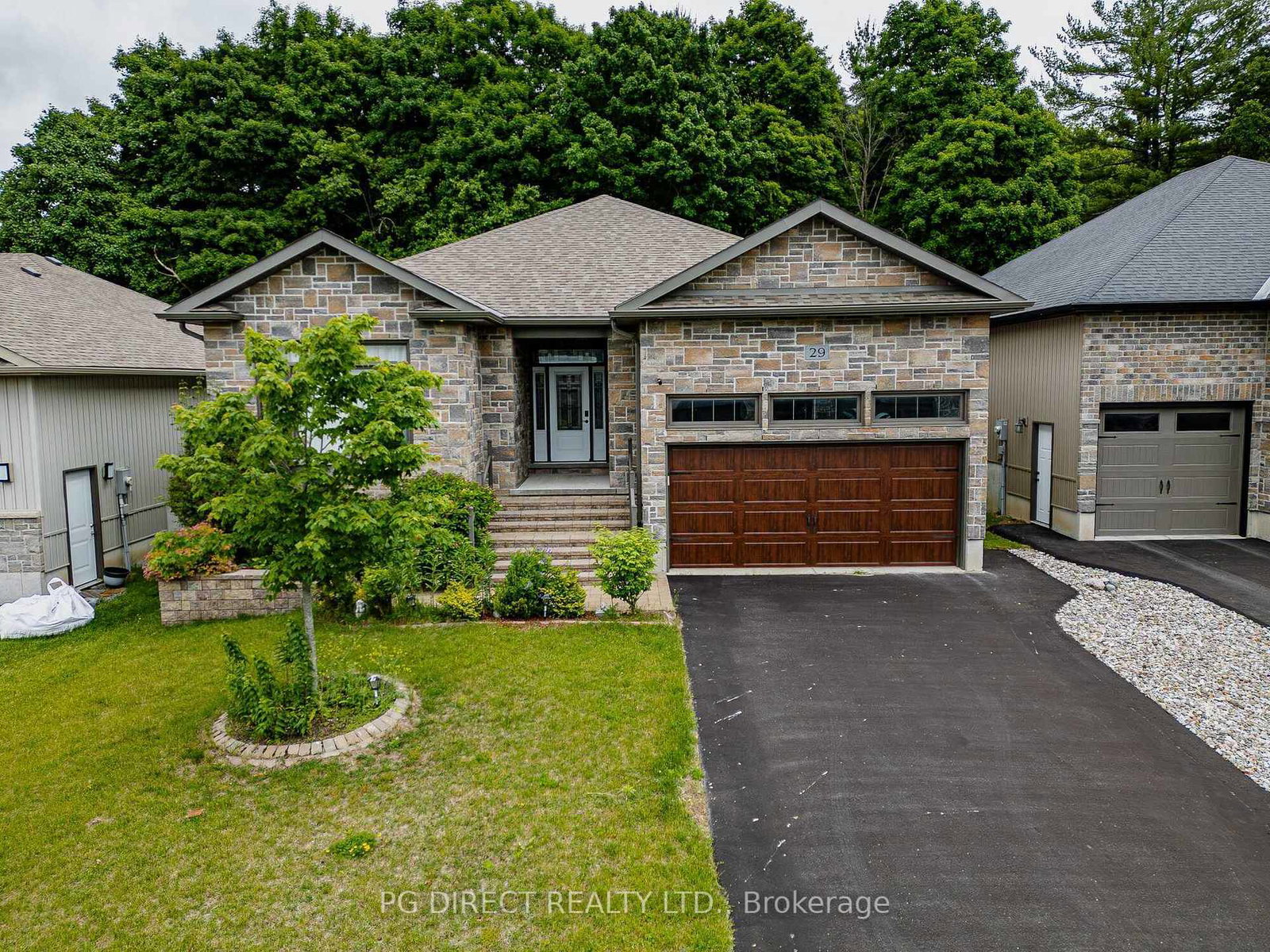 29-autumn-grove-quinte-west-ontario-x13533468