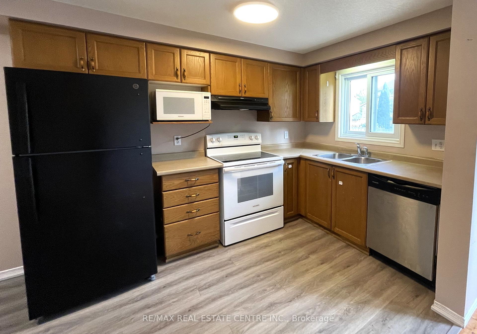 300-activa-avenue-waterloo-ontario-x13533512