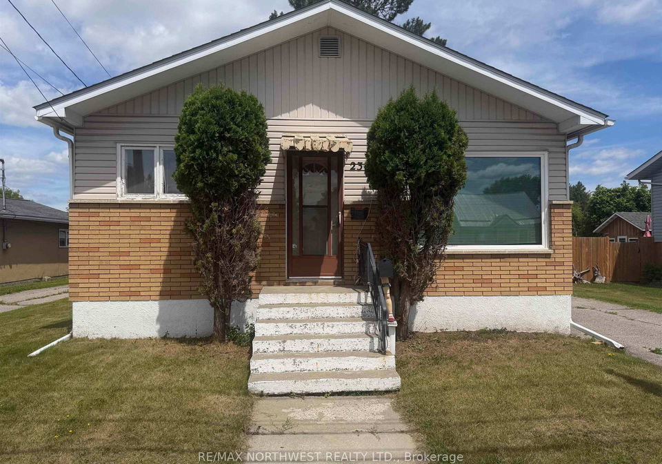 238-third-street-e-fort-frances-ontario-x13533892