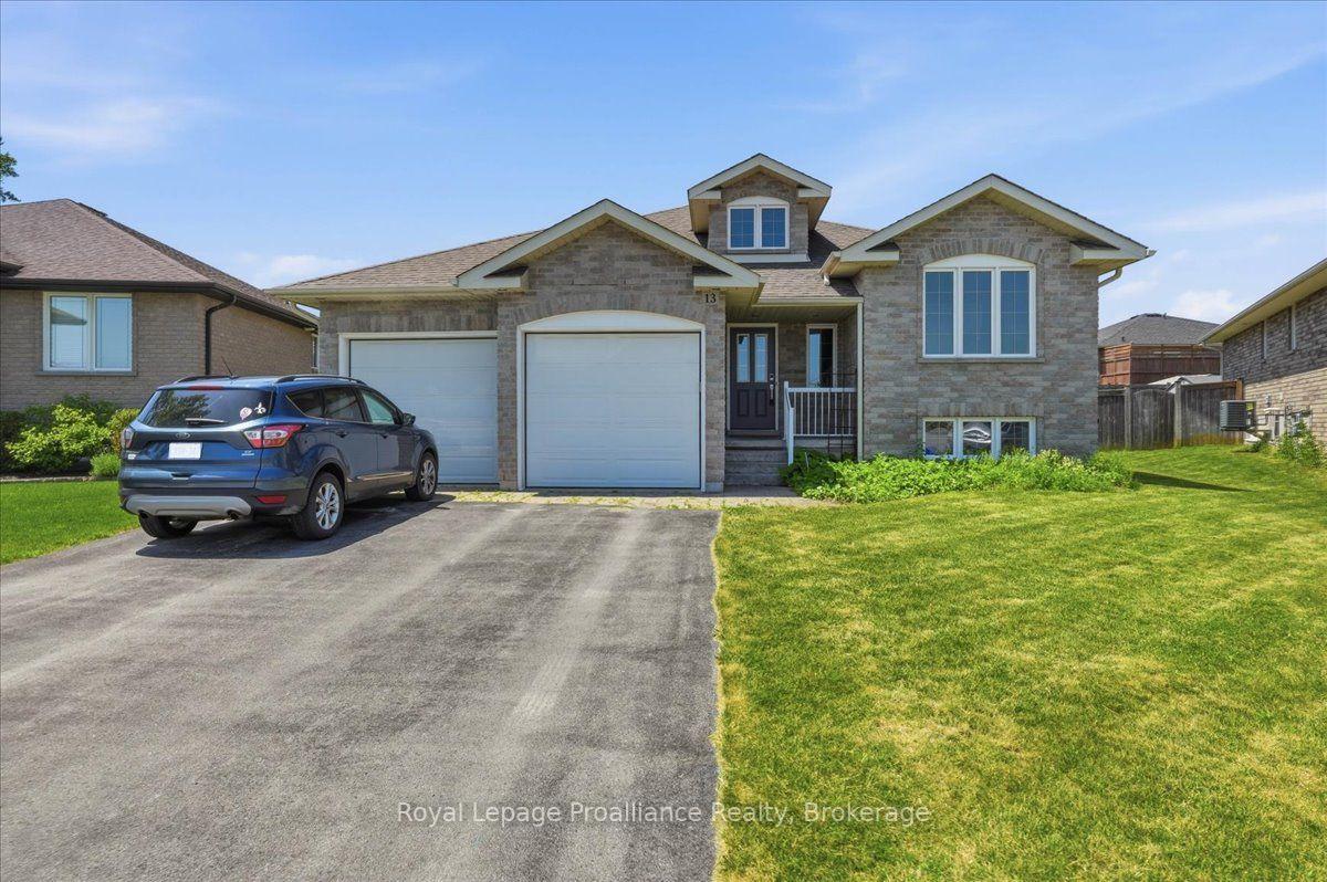 13-freedom-crescent-quinte-west-ontario-x13533906