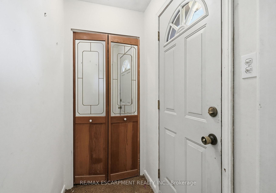 34-eaton-place-hamilton-ontario-x13533926
