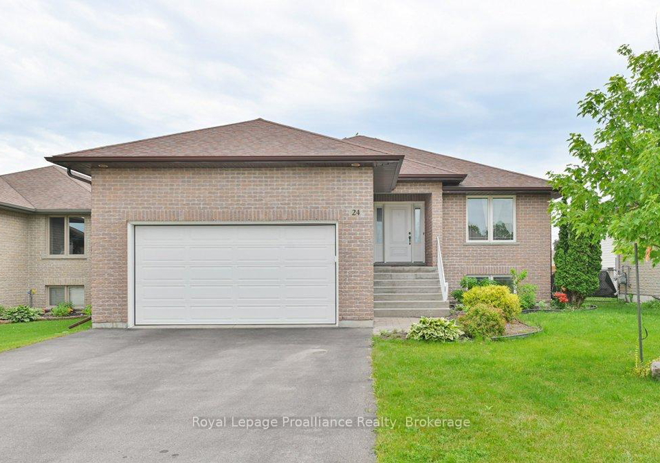 24-freedom-crescent-quinte-west-ontario-x13533954