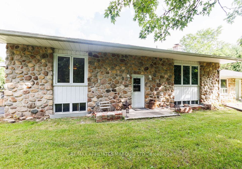 21111-concession-8-road-south-glengarry-ontario-x13534066