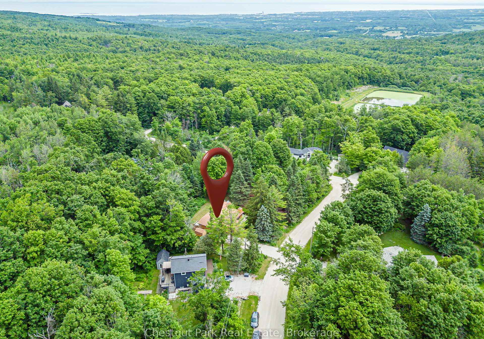 138-kionontio-trail-blue-mountains-ontario-x13534456