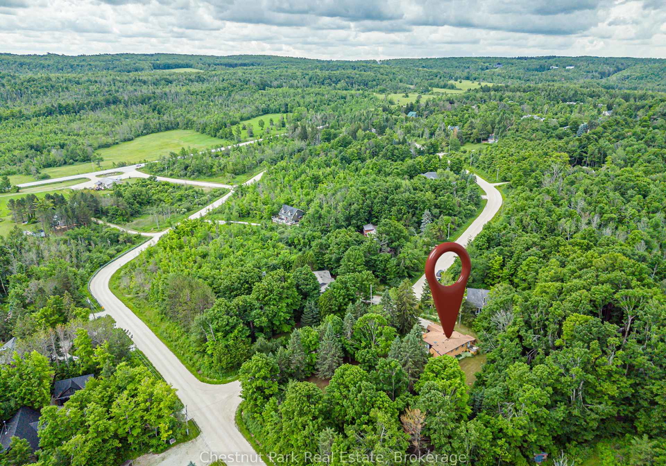 138-kionontio-trail-blue-mountains-ontario-x13534456