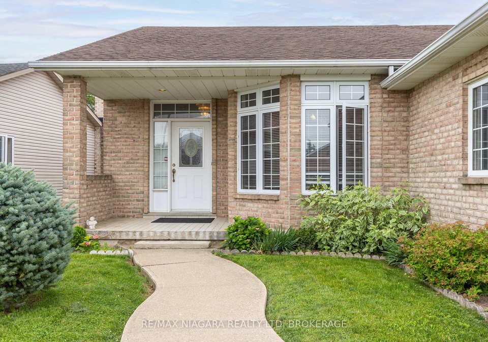 8034-pinellas-park-drive-niagara-falls-ontario-x13536252