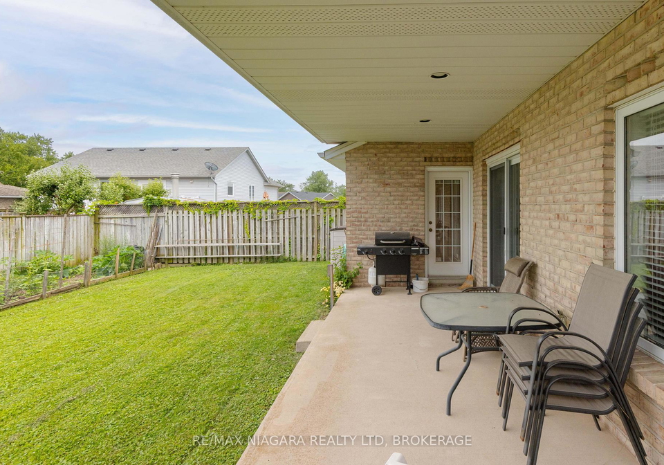 8034-pinellas-park-drive-niagara-falls-ontario-x13536252