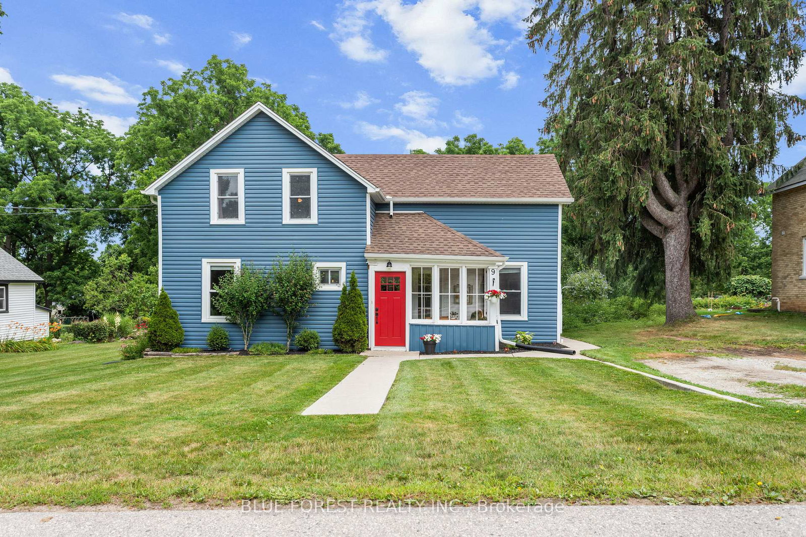 9-union-street-e-lambton-shores-ontario-x13536286