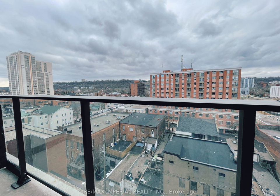 1-jarvis-street-hamilton-ontario-x13536312