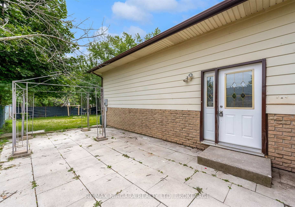 2-baldwin-crescent-thorold-ontario-x13536390