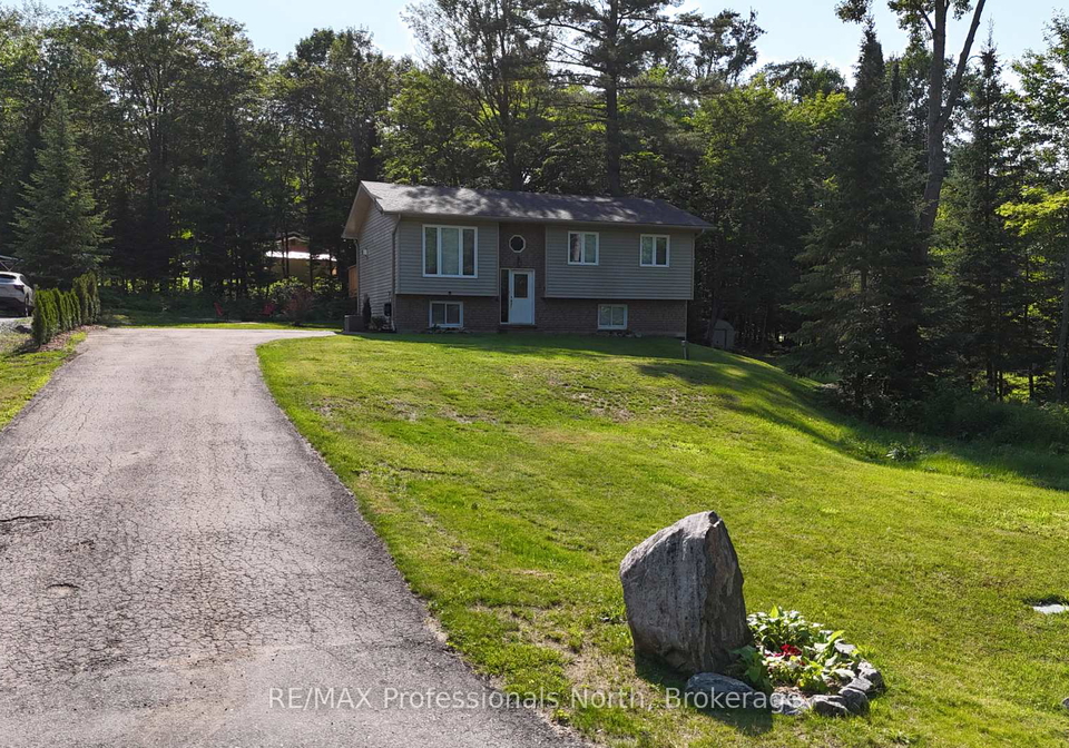 1036-post-road-bracebridge-ontario-x13536448