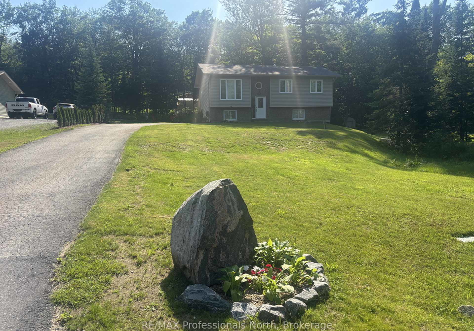 1036-post-road-bracebridge-ontario-x13536448