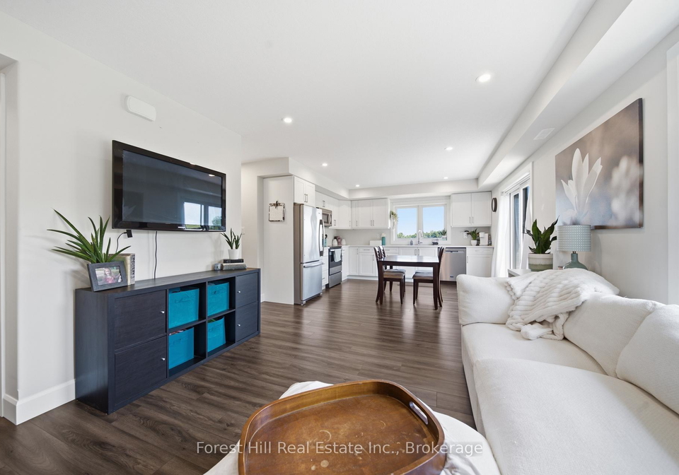 3202-vivian-line-stratford-ontario-x13536530