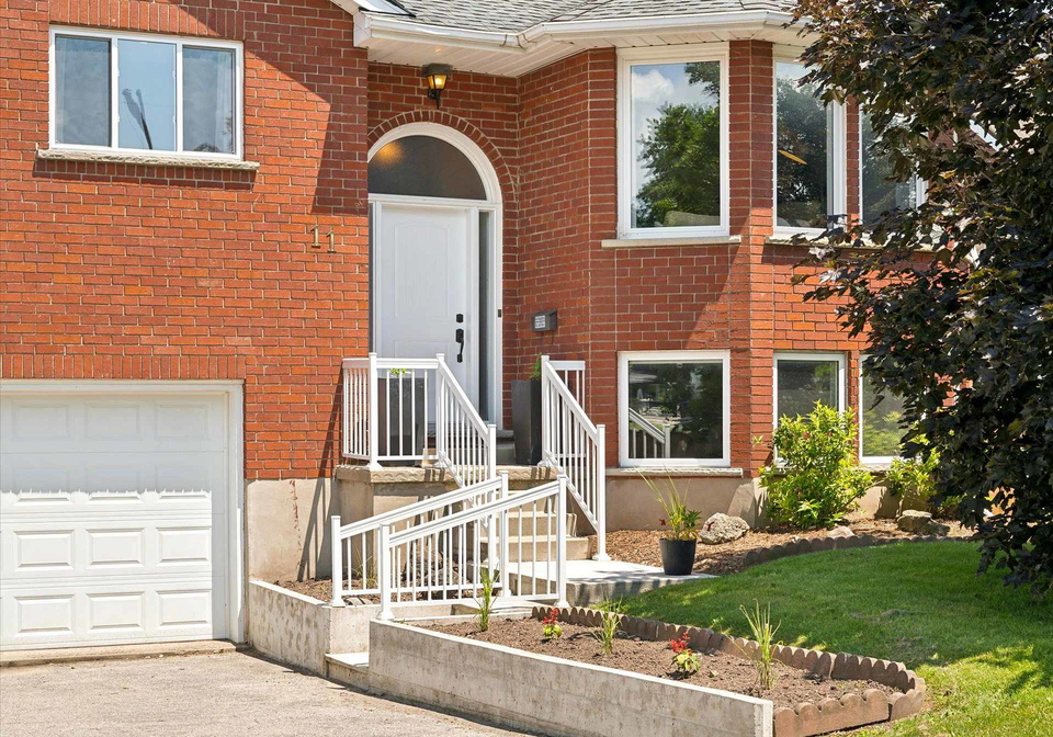 11-bonniewood-drive-mapleton-ontario-x13536944