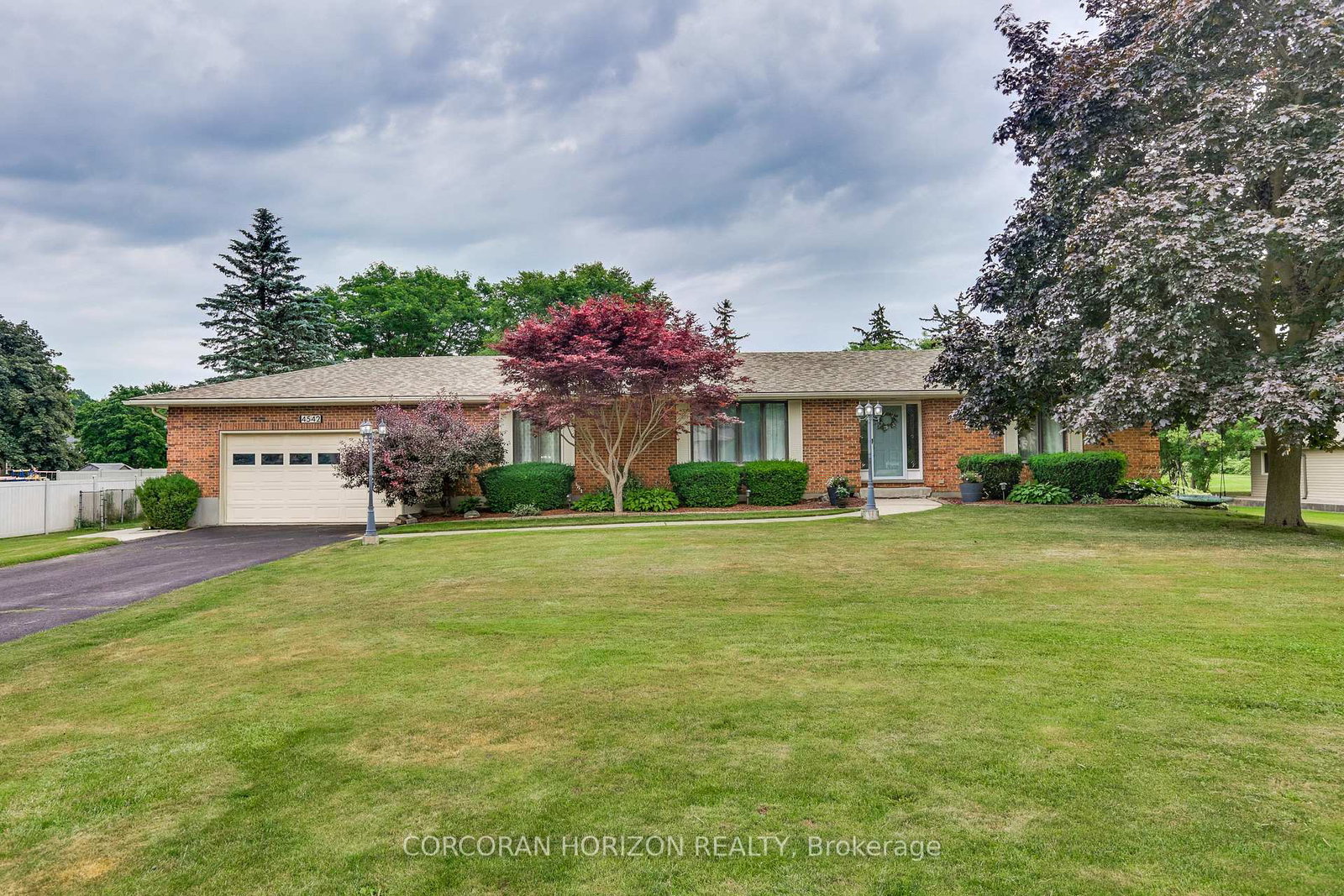 4542-avenue-road-london-south-ontario-x13537498